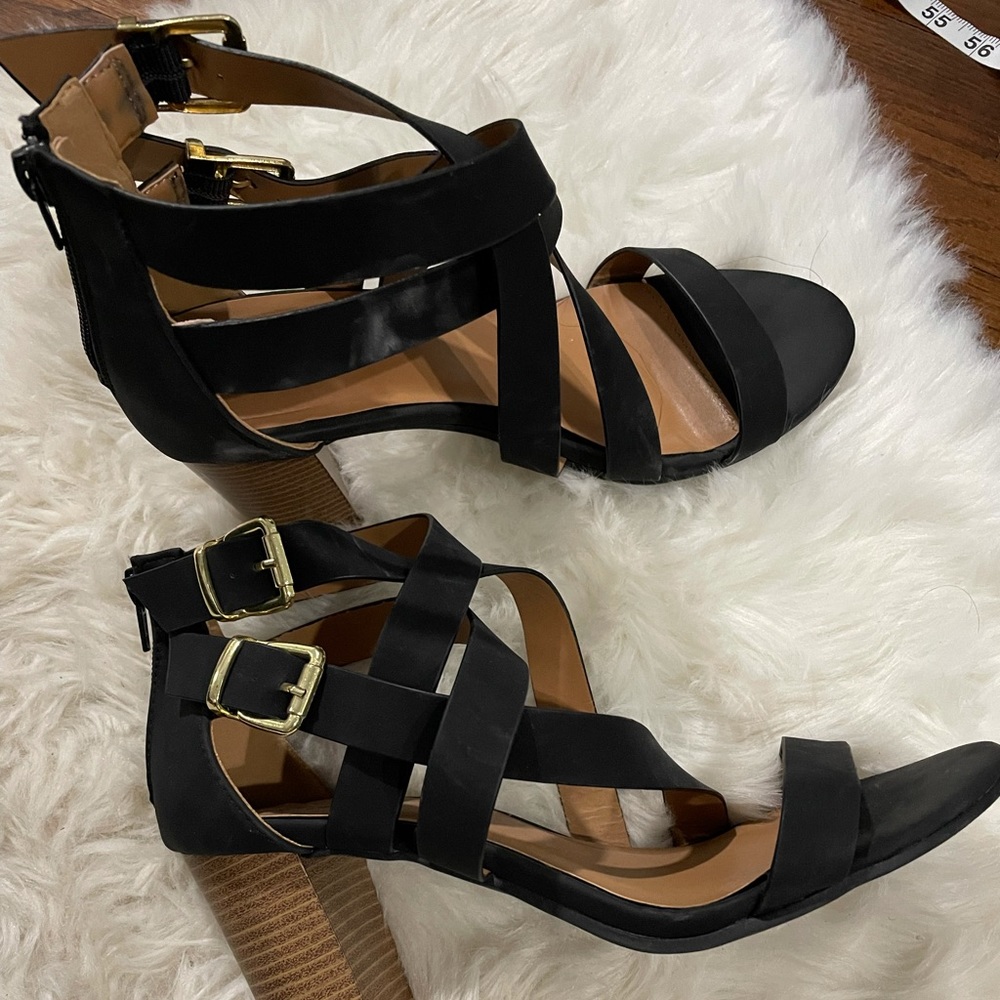 Black leather size 9 heel